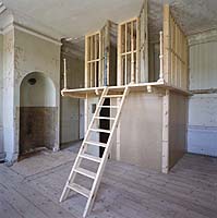 Under 2002 rekonstruerades en fngelse-<br>cell i slottet fr att visa ven den <br>delen av slottets historia.<br>Foto: Peter Steen.